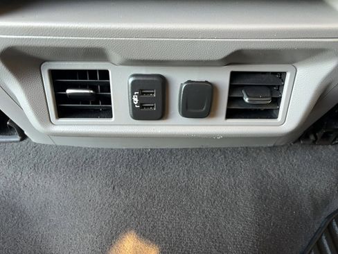 Used 2021 GMC Sierra 1500 SLE w/ X31 Off-Road Package image 11