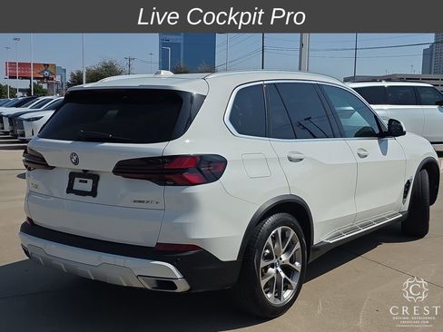 Used 2025 BMW X5 xDrive50e image 6