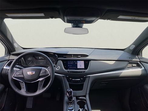 Certified 2024 Cadillac XT5 Premium Luxury image 13