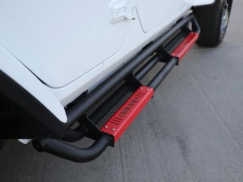 Used 2020 Jeep Wrangler Unlimited Rubicon w/ Quick Order Package 28Y Recon image 8