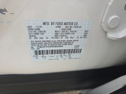 Used 2025 Ford Explorer Platinum image 19