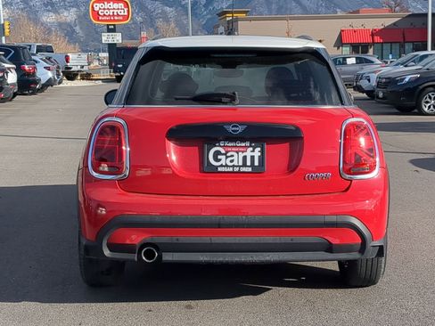 Used 2024 MINI Cooper 4-Door Hardtop image 7