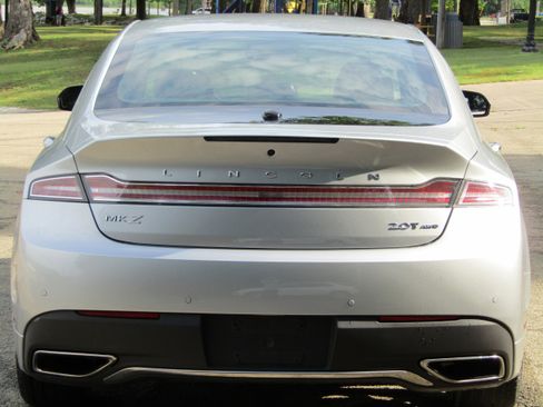 Used 2018 Lincoln MKZ Select w/ Select Plus Package AWD/4WD image 4