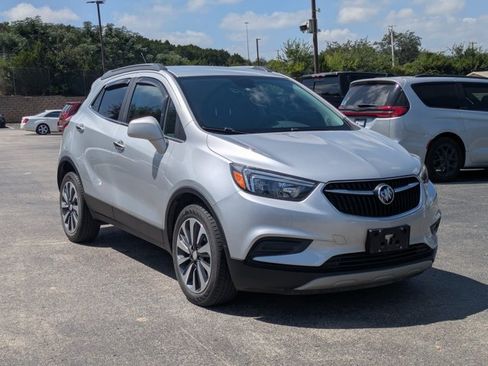 Used 2022 Buick Encore Preferred w/ Safety Package FWD image 3