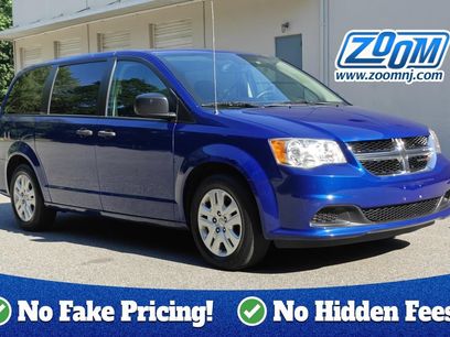 Used 2019 Dodge Grand Caravan SE w/ UConnect Hands-Free Group