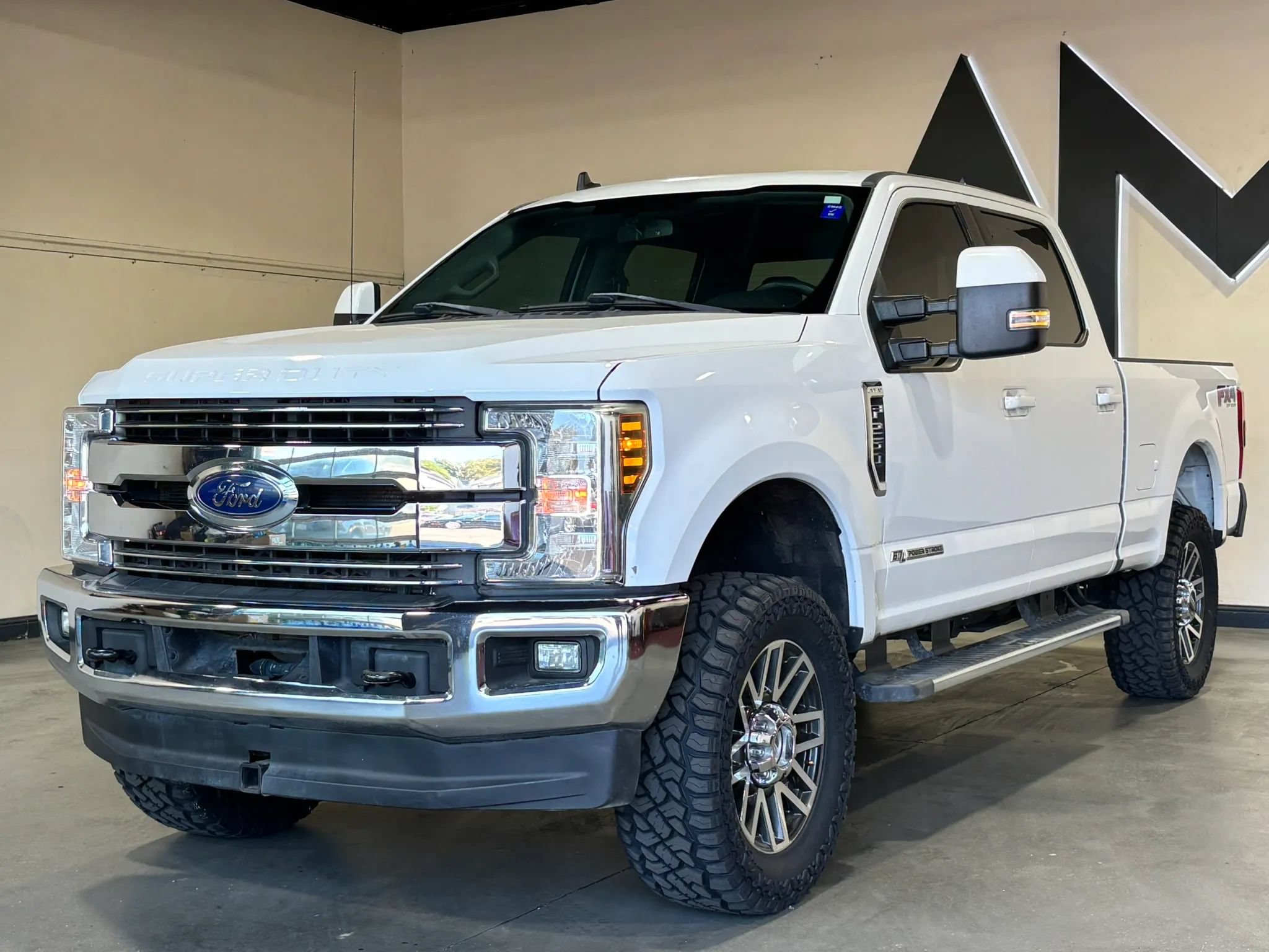 Used 2019 Ford F250 Lariat w/ Lariat Value Package AWD/4WD image 1