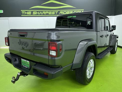 Used 2023 Jeep Gladiator Sport image 10