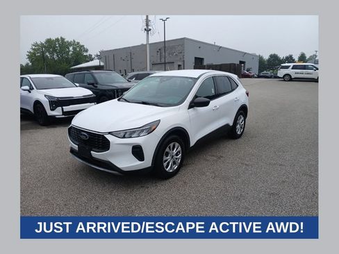 Used 2023 Ford Escape Active AWD/4WD image 1