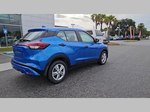 New 2025 Nissan Kicks Play S image 32