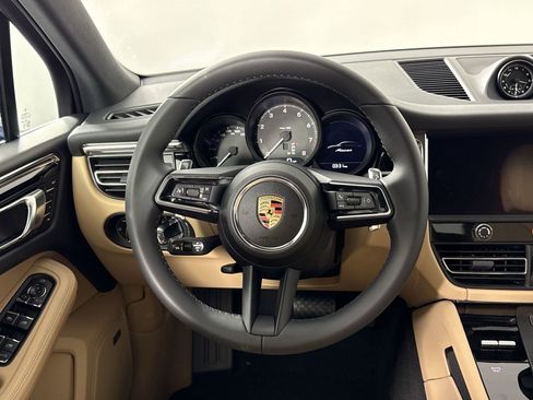 New 2025 Porsche Macan image 18