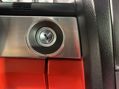 Used 2004 Ford Thunderbird image 17