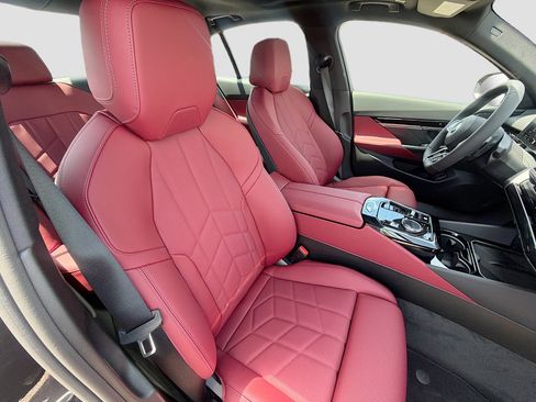 New 2026 BMW 530i xDrive w/ M Sport Package image 14