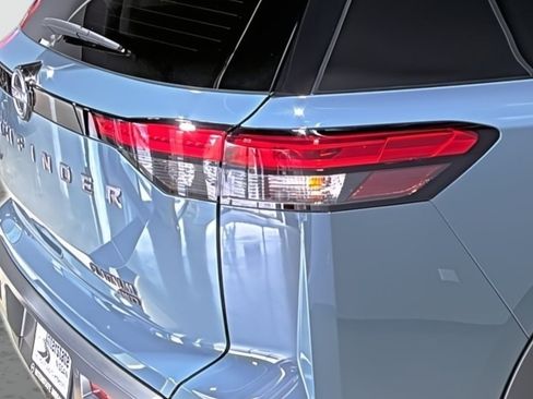 New 2026 Nissan Pathfinder Platinum AWD/4WD image 14