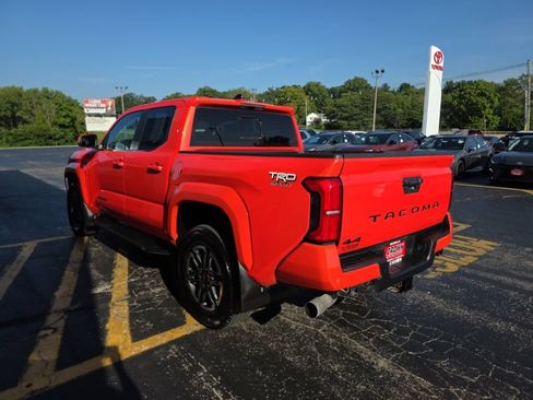 Used 2024 Toyota Tacoma TRD Sport w/ TRD Sport Upgrade Package AWD/4WD image 7