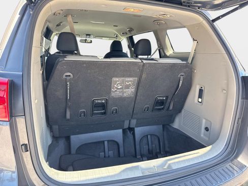 Used 2016 Kia Sedona EX FWD image 9