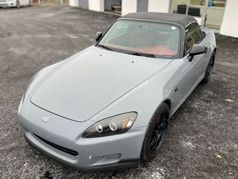 Used 2003 Honda S2000 image 2