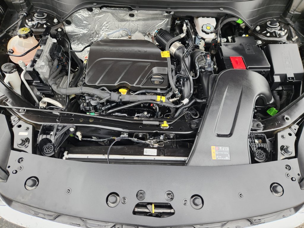 Used 2025 Chevrolet Trax LT FWD image 29