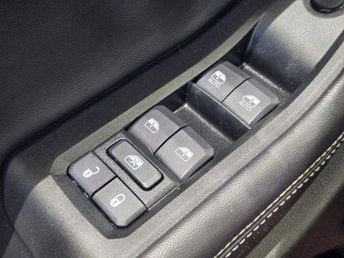 Used 2025 Jeep Grand Cherokee L Laredo RWD image 26