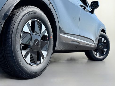 New 2026 Kia Sportage LX image 13