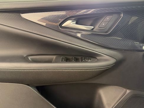 Used 2025 Chevrolet Blazer EV LT FWD image 10