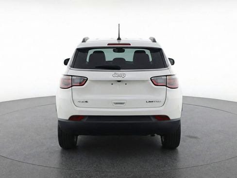 Used 2025 Jeep Compass Latitude AWD/4WD image 7