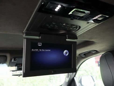 Used 2019 Cadillac Escalade Platinum AWD/4WD image 43