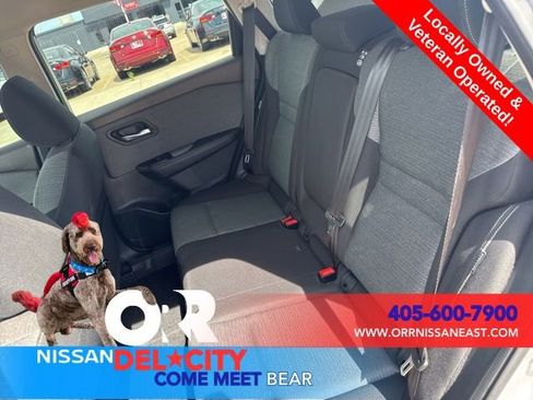 Used 2022 Nissan Rogue SV FWD image 13
