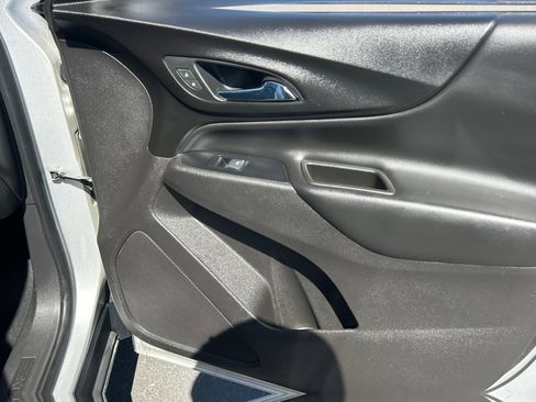Used 2019 Chevrolet Equinox LT image 16