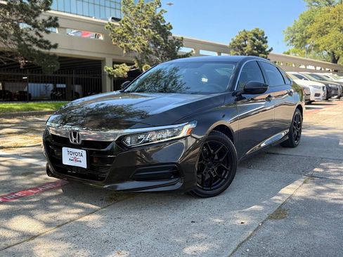Used 2018 Honda Accord LX image 2