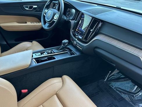 Used 2021 Volvo XC60 T5 Inscription w/ Advanced Package image 18