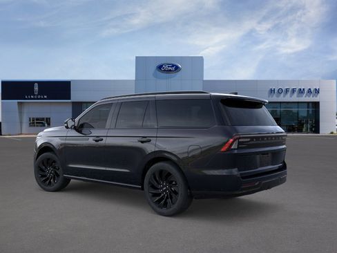 New 2026 Lincoln Navigator Reserve image 4