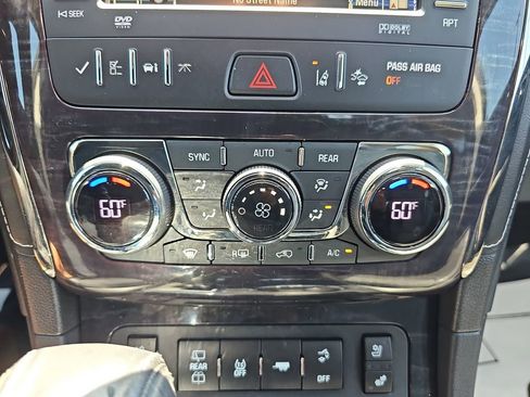 Used 2015 Buick Enclave Premium w/ Experience Buick Package FWD image 29