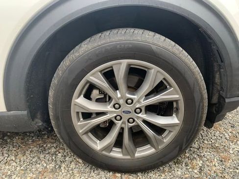 Used 2020 Ford Explorer XLT w/ Equipment Group 202A image 30