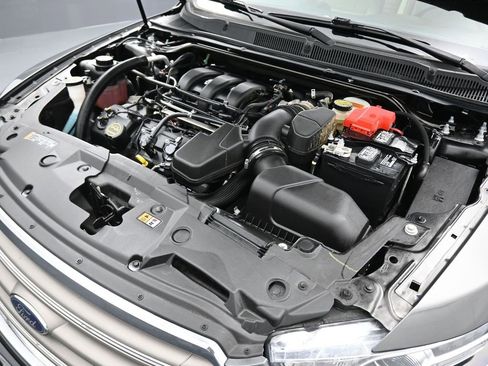 Used 2018 Ford Taurus SE image 42