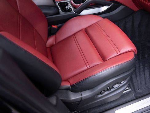 Certified 2024 Porsche Cayenne AWD/4WD image 34