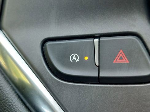 Used 2021 Chevrolet Blazer LT FWD image 32