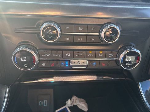 Used 2021 Ford F150 Lariat w/ Equipment Group 502A High image 10