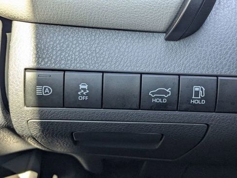 Used 2022 Toyota Camry LE AWD/4WD image 23