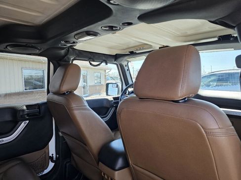 Used 2014 Jeep Wrangler Unlimited Sahara w/ Connectivity Group image 24
