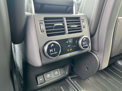 New 2026 Land Rover Discovery Limited Edition image 23