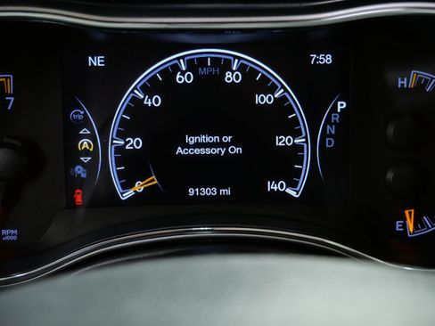 Used 2020 Jeep Grand Cherokee Limited AWD/4WD image 22