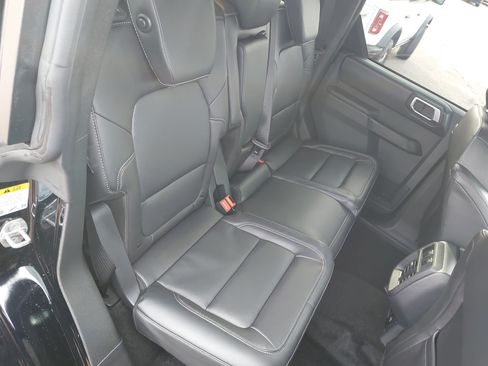 New 2025 Ford Bronco Outer Banks w/ Black Appearance Package image 11