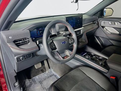 Used 2025 Ford Explorer ST image 10