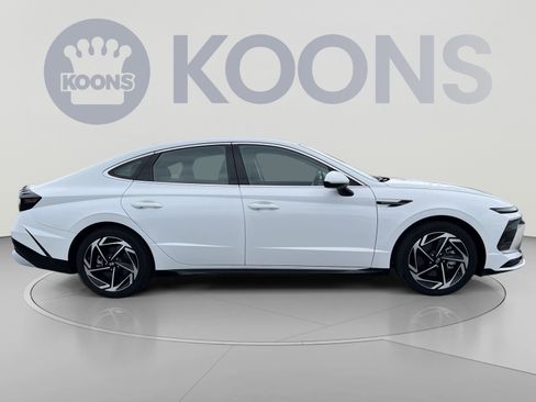 Used 2025 Hyundai Sonata SEL FWD image 8
