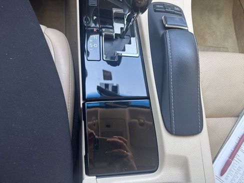 Used 2014 Lexus ES 350 w/ Luxury Package FWD image 22