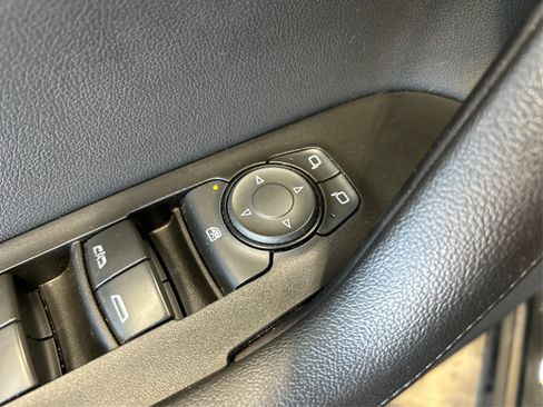 Used 2019 Chevrolet Blazer LT FWD image 30