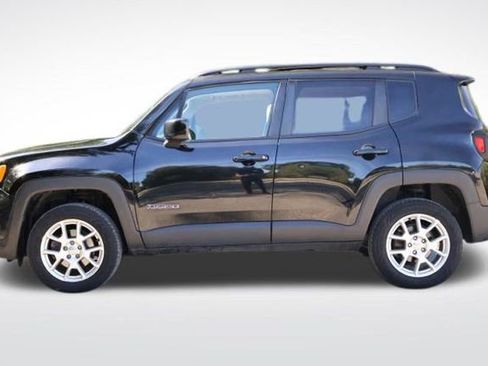 Used 2019 Jeep Renegade Latitude w/ Cold Weather Group image 14