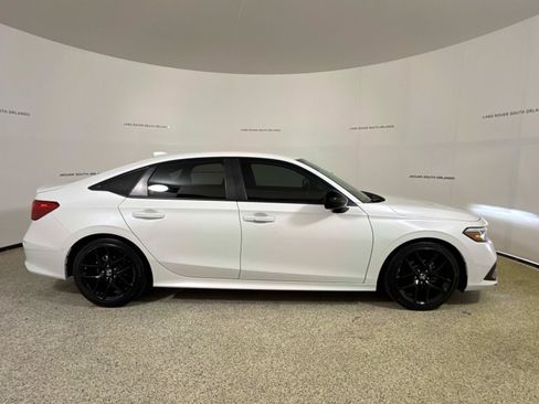 Used 2024 Honda Civic Sport image 6