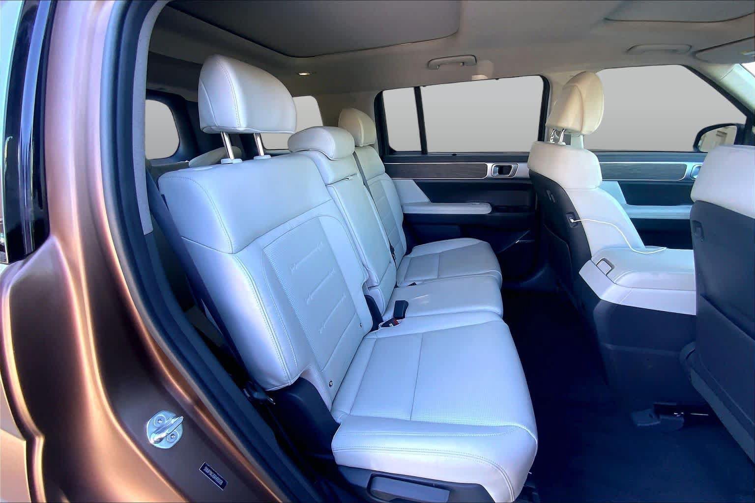 Used 2024 Hyundai Santa Fe Limited FWD image 20