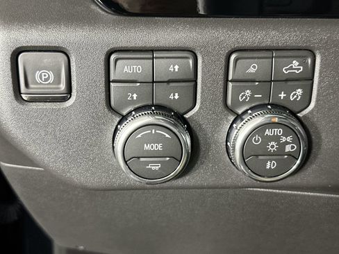 Used 2026 GMC Sierra 1500 SLT AWD/4WD image 19